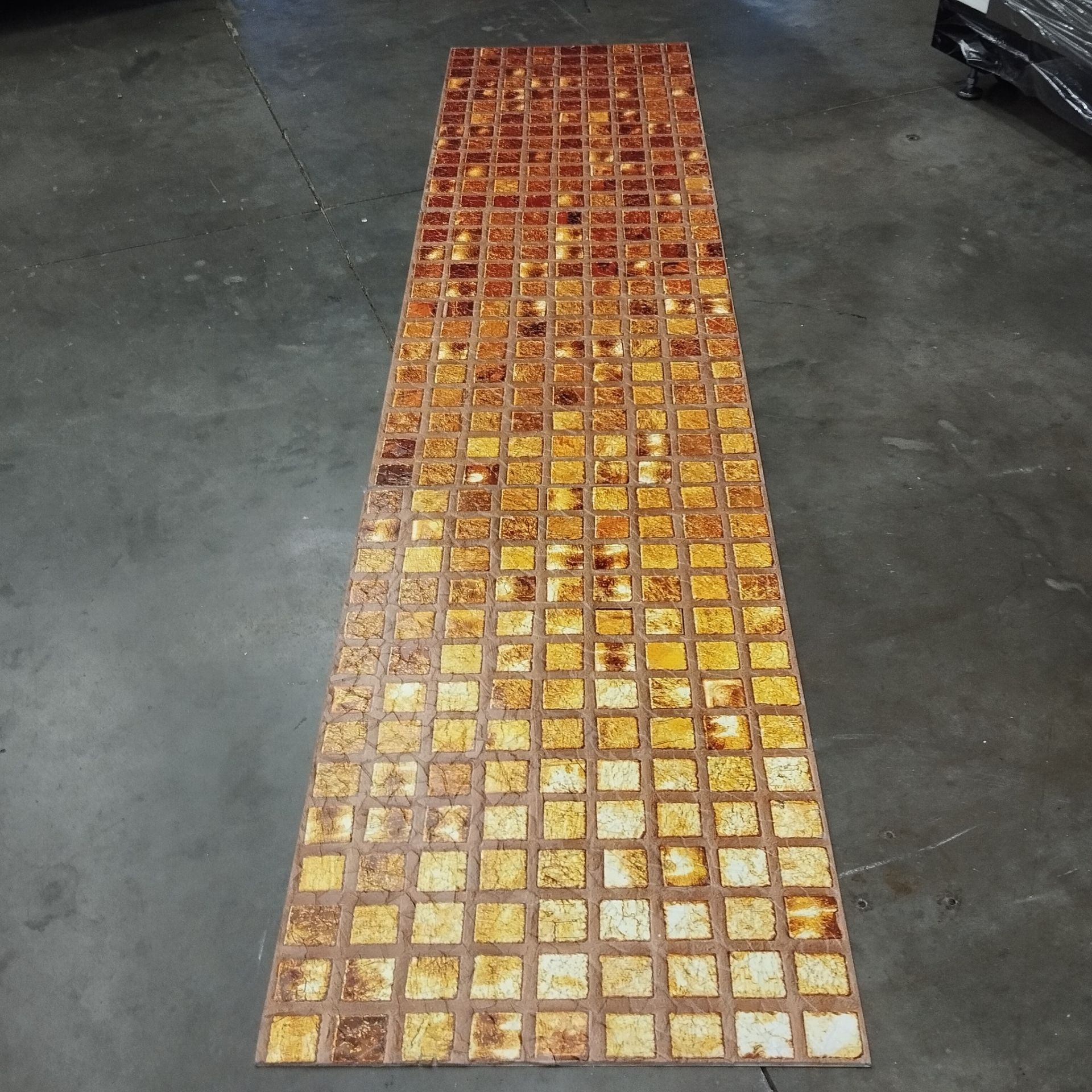 Arany mozaik folyam.