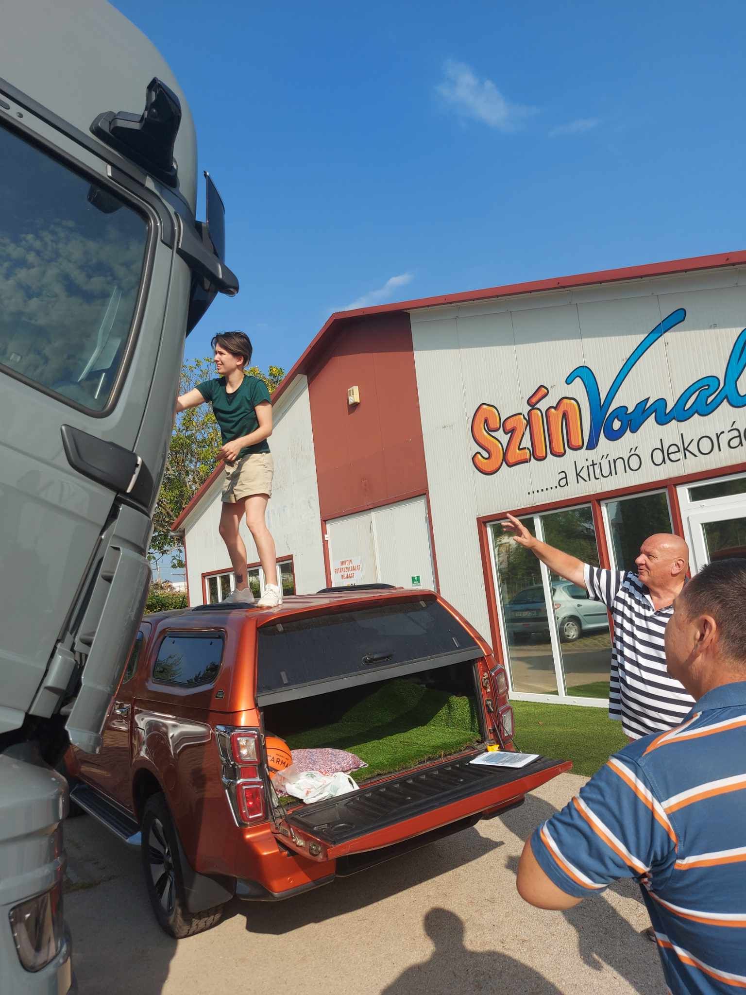 Mikor a létráink külső munkán vannak, de a feladatot meg kell oldani... 