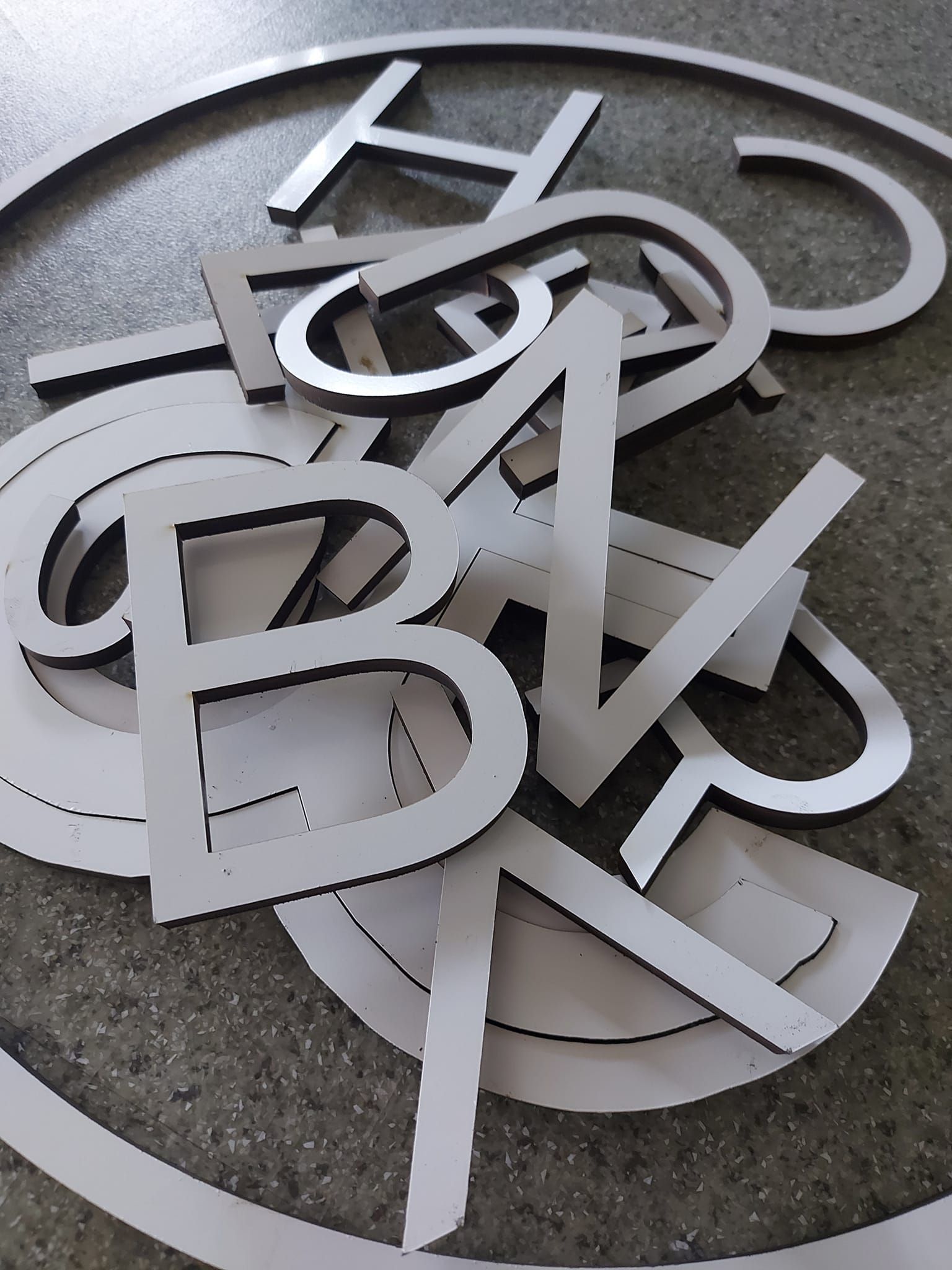 Elkészültek a betűk!