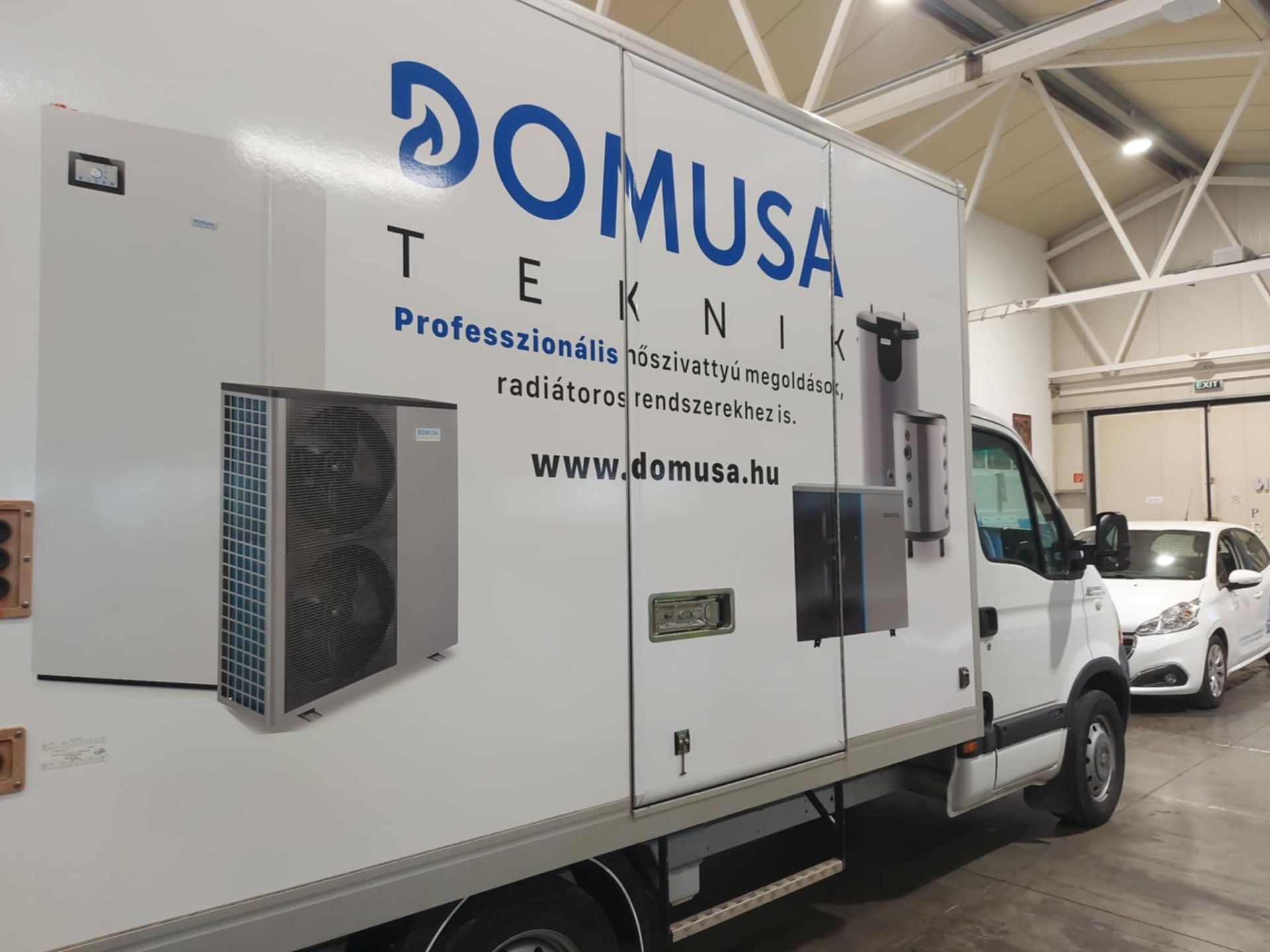 Professzionális munkához, Színvonalas dekoráció dukál.