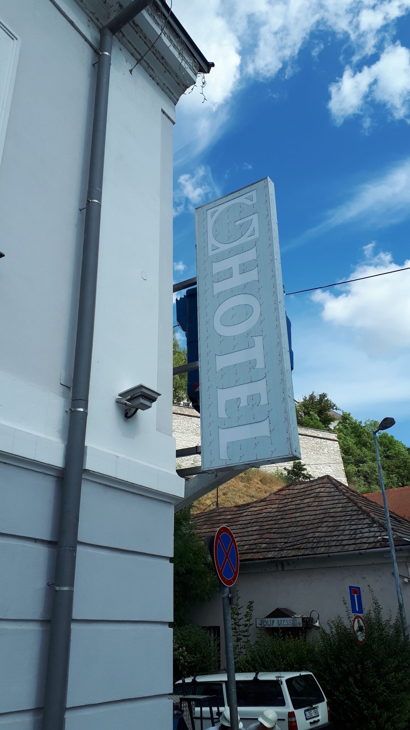 fém világító tábla