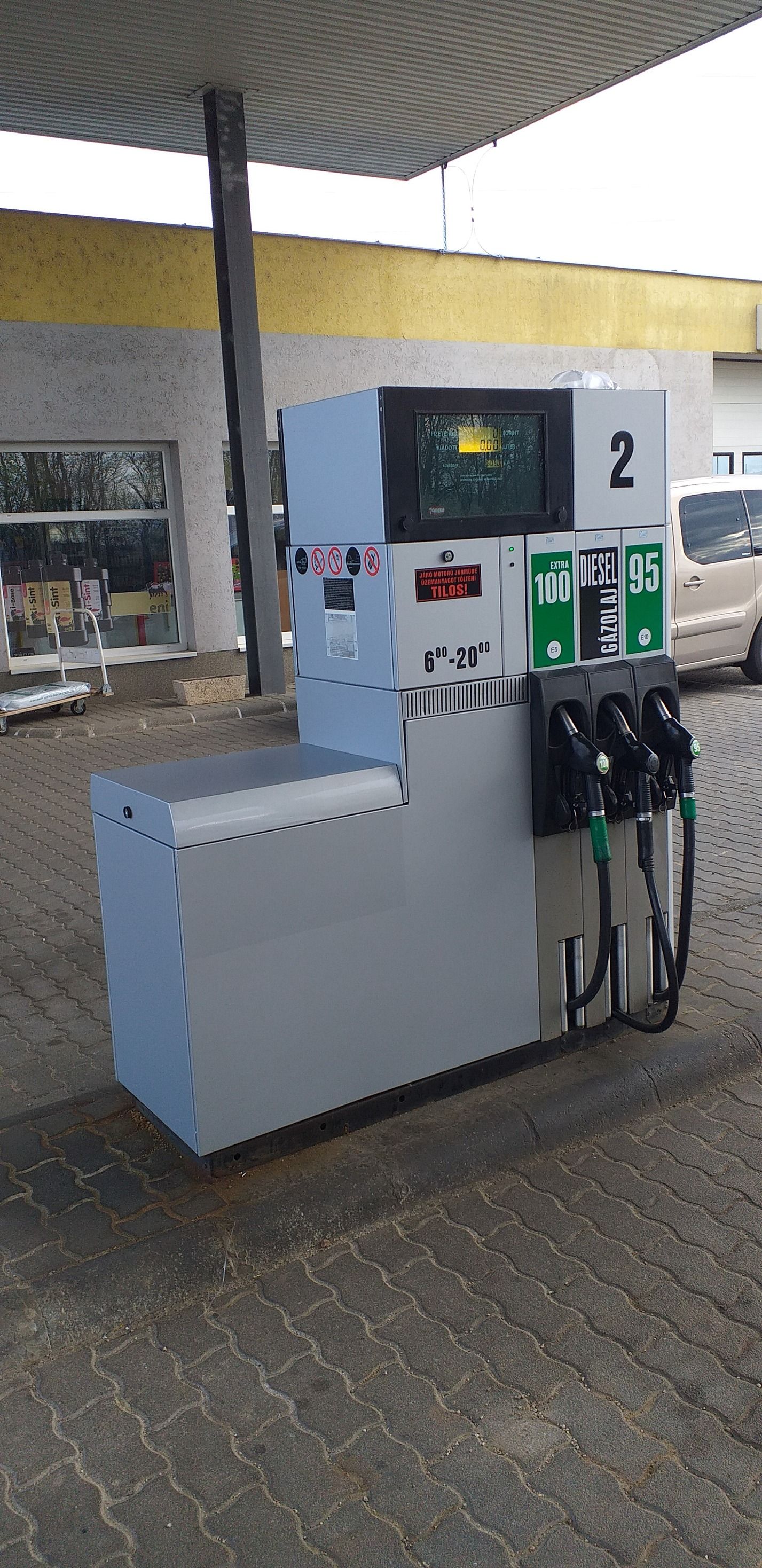 Megújult a Nemesvámosi benzinkút!  