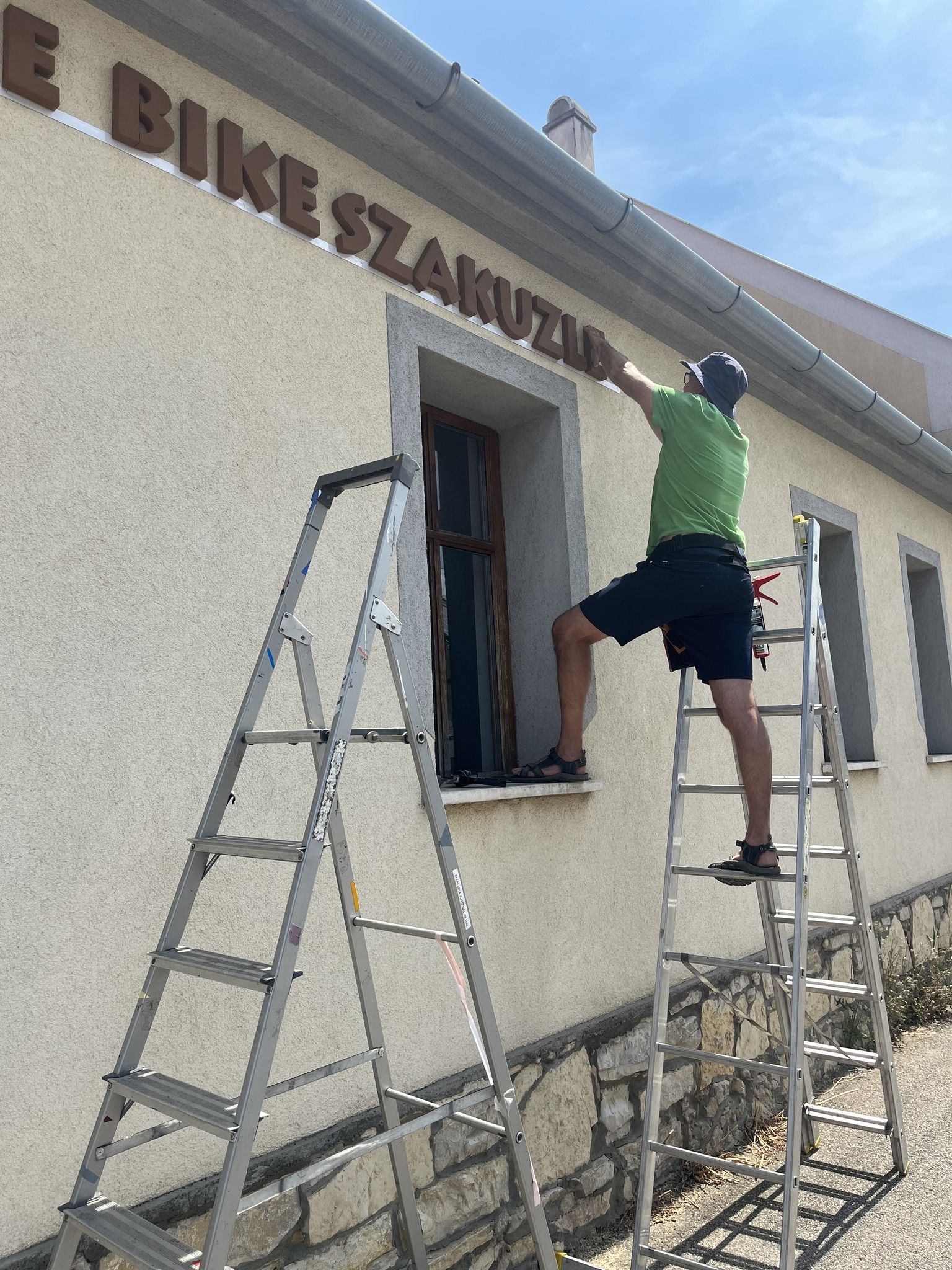 Egy külső helyszín szokásos gyakorlata... :) 