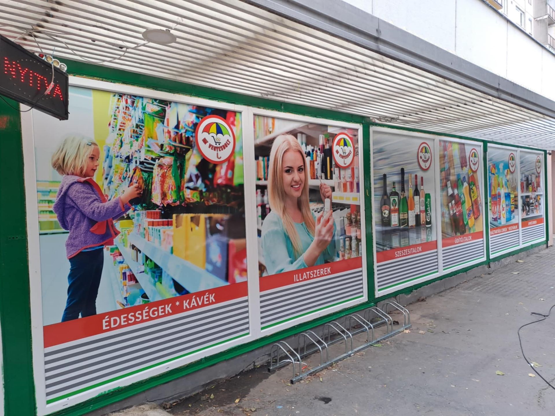 A Jutasi út 59. szám alatti vegyesbolt már új köntösben várja a kedves vásárlókat-