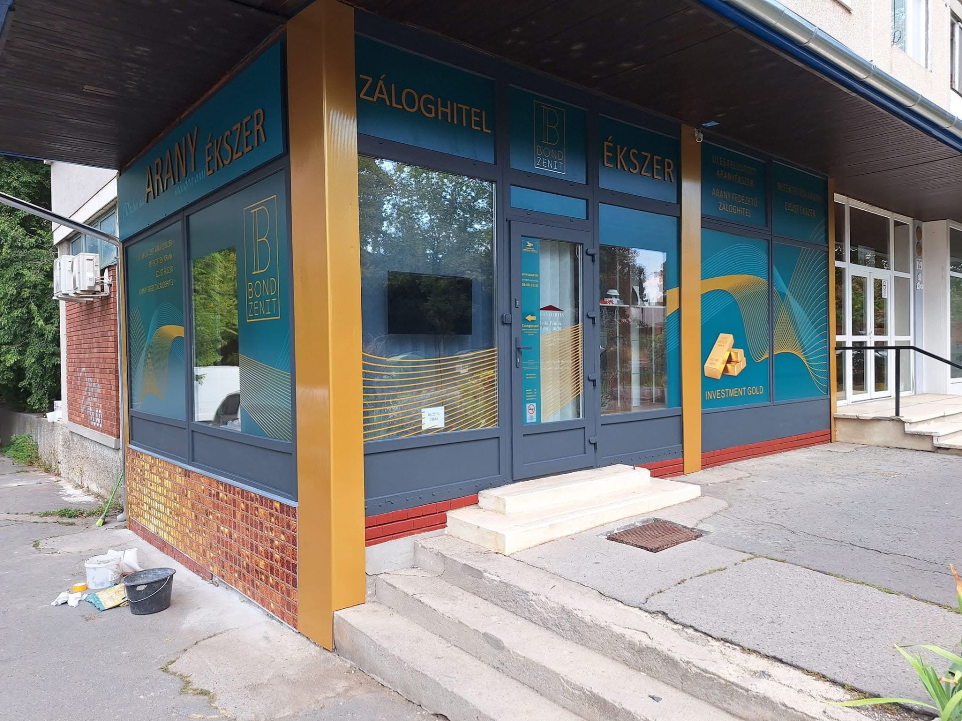 ékszerüzlet lábazat 2