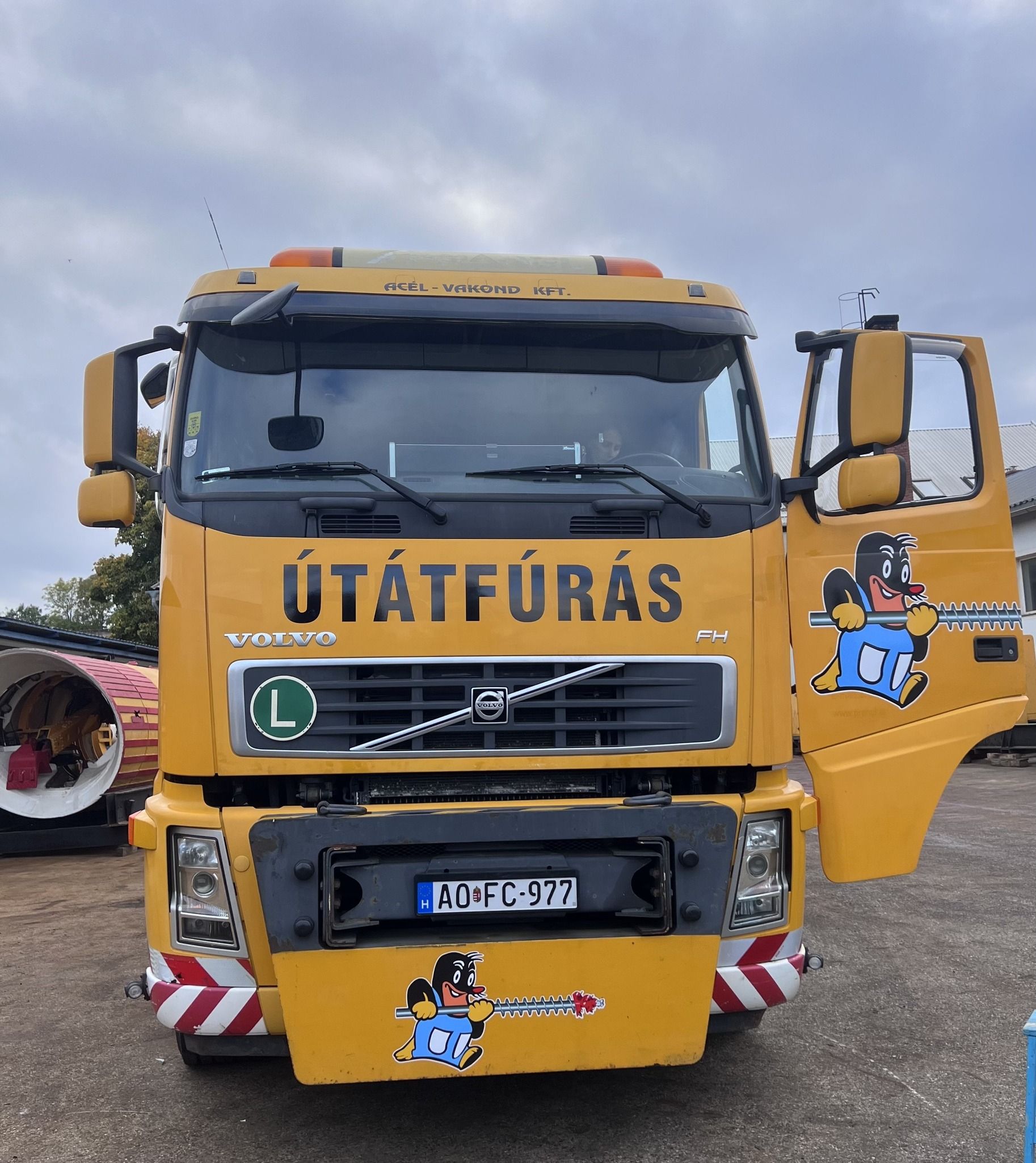 Helyszíni munkagép fóliázás az Acél Vakond Kft.-nél!